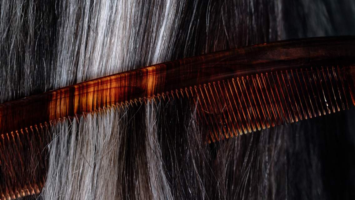 comb going through hair