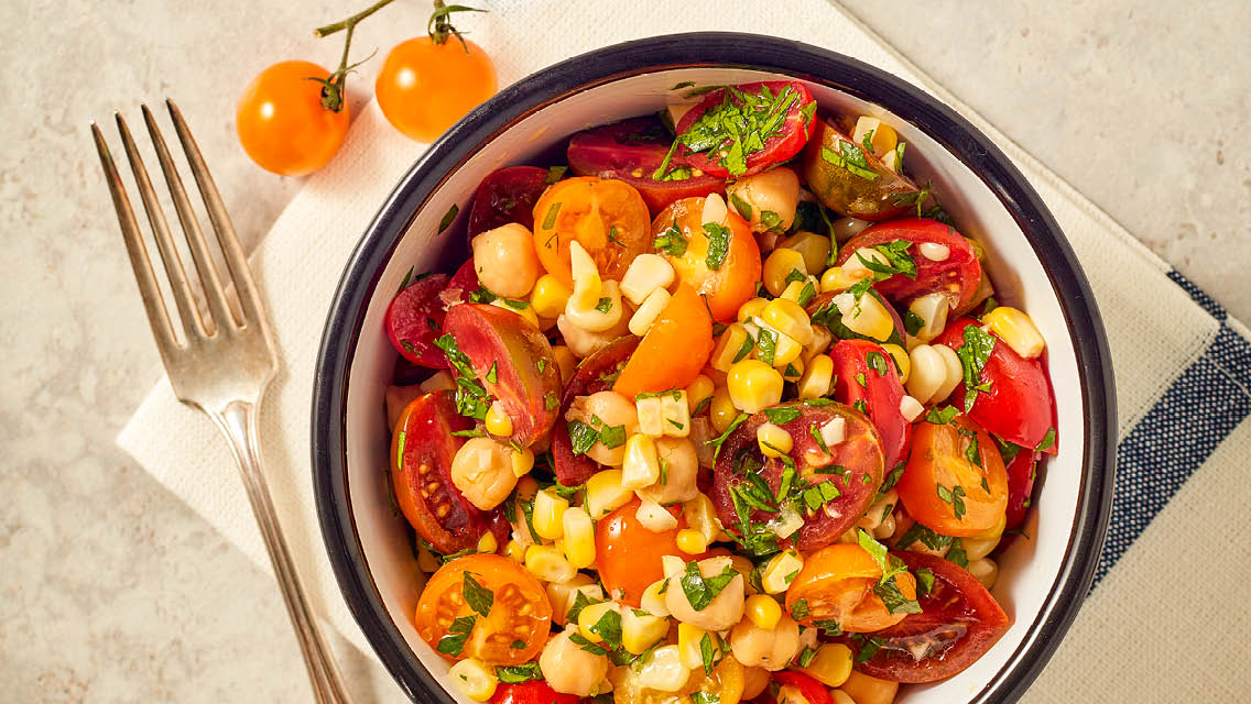tomato and sweet corn salad