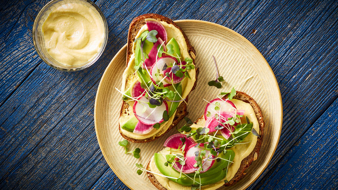 toast with aquafaba mayo veggies